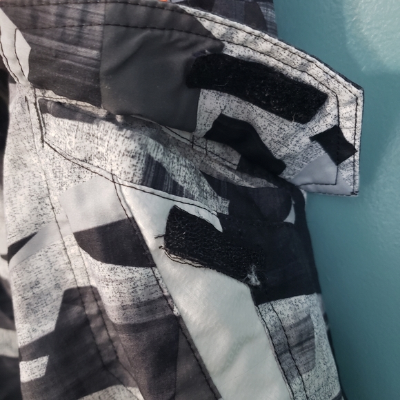 4T 2 swim trunks + NWT rashguard - Picture 6 of 10